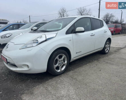 Белый Ниссан Лиф, объемом двигателя 0 л и пробегом 160 тыс. км за 6700 $, фото 6 на Automoto.ua