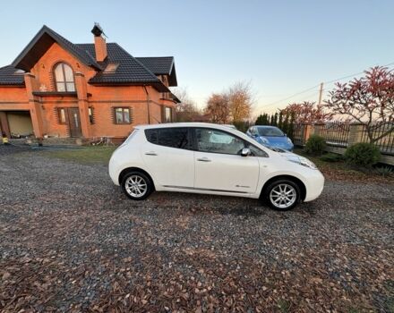 Белый Ниссан Лиф, объемом двигателя 0 л и пробегом 117 тыс. км за 6000 $, фото 12 на Automoto.ua