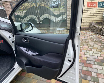 Белый Ниссан Лиф, объемом двигателя 0 л и пробегом 148 тыс. км за 5999 $, фото 11 на Automoto.ua