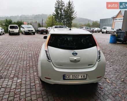 Білий Ніссан Ліф, об'ємом двигуна 0 л та пробігом 140 тис. км за 7000 $, фото 3 на Automoto.ua