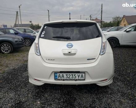 Білий Ніссан Ліф, об'ємом двигуна 0 л та пробігом 134 тис. км за 6500 $, фото 6 на Automoto.ua