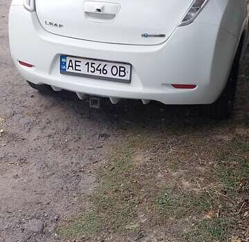 Білий Ніссан Ліф, об'ємом двигуна 0 л та пробігом 175 тис. км за 13300 $, фото 2 на Automoto.ua