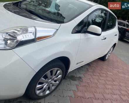 Ниссан Лиф 2014 в Луцке на Automoto.ua Белый Ниссан Лиф, объемом двигателя 0 л и пробегом 100 тыс. км за 7400 $, фото 1 на Automoto.ua