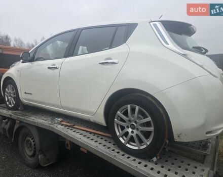 Белый Ниссан Лиф, объемом двигателя 0 л и пробегом 72 тыс. км за 6750 $, фото 16 на Automoto.ua