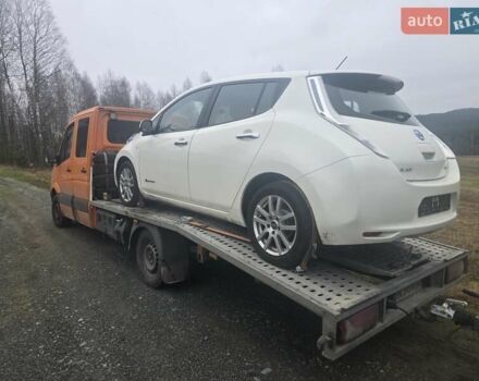 Белый Ниссан Лиф, объемом двигателя 0 л и пробегом 72 тыс. км за 6750 $, фото 15 на Automoto.ua