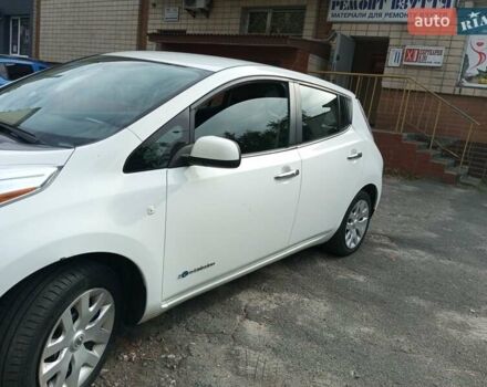 Белый Ниссан Лиф, объемом двигателя 0 л и пробегом 205 тыс. км за 5500 $, фото 1 на Automoto.ua