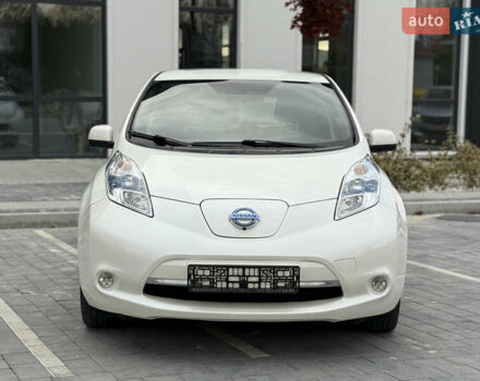 Білий Ніссан Ліф, об'ємом двигуна 0 л та пробігом 161 тис. км за 7700 $, фото 1 на Automoto.ua