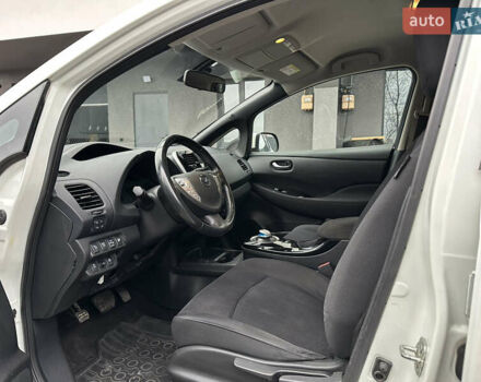 Белый Ниссан Лиф, объемом двигателя 0 л и пробегом 136 тыс. км за 5850 $, фото 7 на Automoto.ua