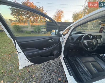 Ниссан Лиф 2014 в Луцке на Automoto.ua Белый Ниссан Лиф, объемом двигателя 0 л и пробегом 117 тыс. км за 6200 $, фото 20 на Automoto.ua