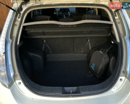 Білий Ніссан Ліф, об'ємом двигуна 0 л та пробігом 136 тис. км за 7500 $, фото 13 на Automoto.ua