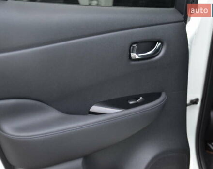 Белый Ниссан Лиф, объемом двигателя 0 л и пробегом 124 тыс. км за 5800 $, фото 16 на Automoto.ua