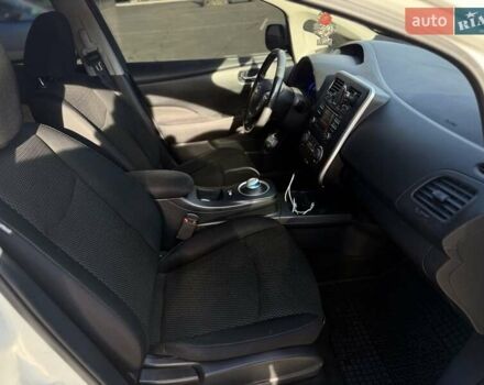 Білий Ніссан Ліф, об'ємом двигуна 0 л та пробігом 60 тис. км за 7500 $, фото 11 на Automoto.ua