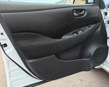 Белый Ниссан Лиф, объемом двигателя 0 л и пробегом 118 тыс. км за 7599 $, фото 12 на Automoto.ua