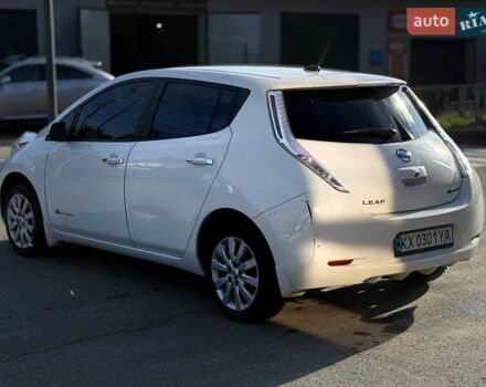Білий Ніссан Ліф, об'ємом двигуна 0 л та пробігом 60 тис. км за 7500 $, фото 6 на Automoto.ua