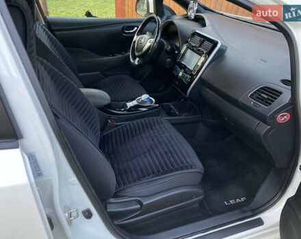 Білий Ніссан Ліф, об'ємом двигуна 0 л та пробігом 136 тис. км за 7500 $, фото 11 на Automoto.ua