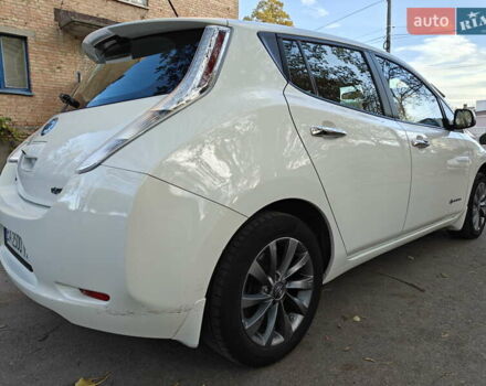 Белый Ниссан Лиф, объемом двигателя 0 л и пробегом 118 тыс. км за 7599 $, фото 7 на Automoto.ua