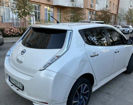 Белый Ниссан Лиф, объемом двигателя 0 л и пробегом 136 тыс. км за 4999 $, фото 6 на Automoto.ua