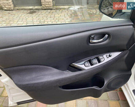 Белый Ниссан Лиф, объемом двигателя 0 л и пробегом 148 тыс. км за 5999 $, фото 19 на Automoto.ua