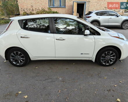 Белый Ниссан Лиф, объемом двигателя 0 л и пробегом 118 тыс. км за 7599 $, фото 3 на Automoto.ua