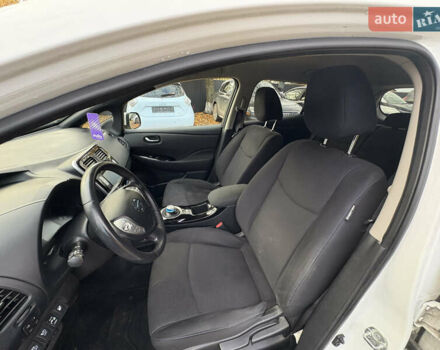 Белый Ниссан Лиф, объемом двигателя 0 л и пробегом 122 тыс. км за 6200 $, фото 19 на Automoto.ua