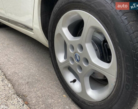 Белый Ниссан Лиф, объемом двигателя 0 л и пробегом 223 тыс. км за 5900 $, фото 22 на Automoto.ua