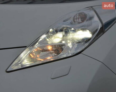 Белый Ниссан Лиф, объемом двигателя 0 л и пробегом 124 тыс. км за 5800 $, фото 37 на Automoto.ua