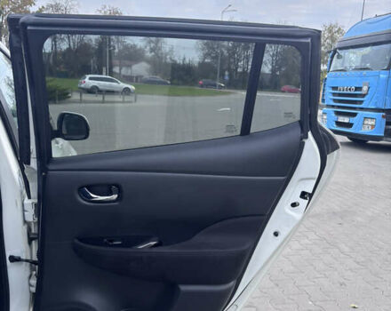 Белый Ниссан Лиф, объемом двигателя 0 л и пробегом 145 тыс. км за 6799 $, фото 18 на Automoto.ua