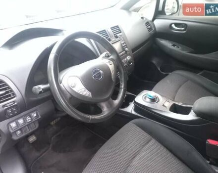 Білий Ніссан Ліф, об'ємом двигуна 0 л та пробігом 130 тис. км за 5500 $, фото 7 на Automoto.ua