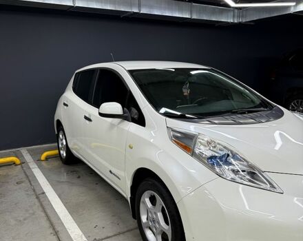 Белый Ниссан Лиф, объемом двигателя 80 л и пробегом 290 тыс. км за 5950 $, фото 1 на Automoto.ua