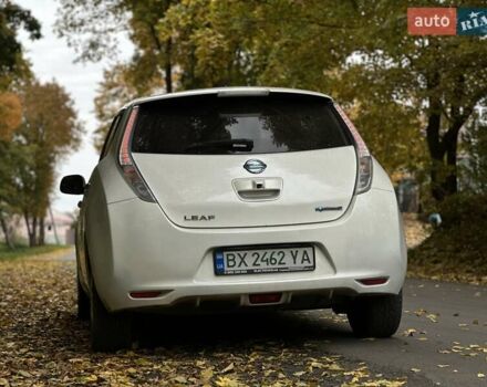 Білий Ніссан Ліф, об'ємом двигуна 0 л та пробігом 164 тис. км за 6600 $, фото 3 на Automoto.ua