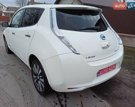 Белый Ниссан Лиф, объемом двигателя 0 л и пробегом 82 тыс. км за 7200 $, фото 6 на Automoto.ua