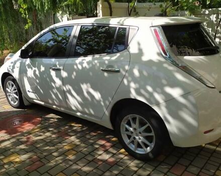 Білий Ніссан Ліф, об'ємом двигуна 0 л та пробігом 191 тис. км за 6700 $, фото 2 на Automoto.ua