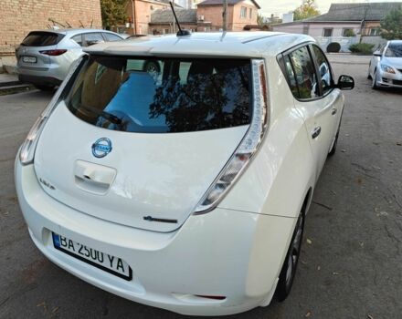 Белый Ниссан Лиф, объемом двигателя 0 л и пробегом 118 тыс. км за 7599 $, фото 3 на Automoto.ua
