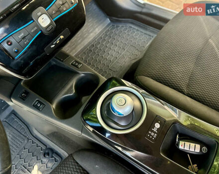 Белый Ниссан Лиф, объемом двигателя 0 л и пробегом 144 тыс. км за 6700 $, фото 28 на Automoto.ua