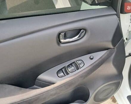 Белый Ниссан Лиф, объемом двигателя 0 л и пробегом 112 тыс. км за 7000 $, фото 13 на Automoto.ua