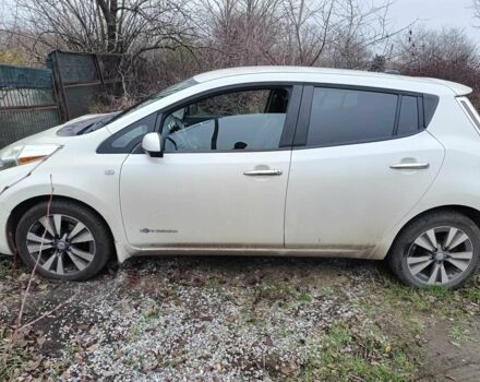 Белый Ниссан Лиф, объемом двигателя 0 л и пробегом 170 тыс. км за 6500 $, фото 5 на Automoto.ua