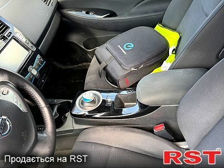 Білий Ніссан Ліф, об'ємом двигуна 80 л та пробігом 96 тис. км за 7750 $, фото 5 на Automoto.ua