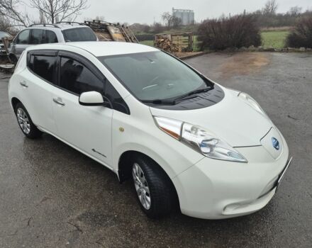 Белый Ниссан Лиф, объемом двигателя 0 л и пробегом 158 тыс. км за 6300 $, фото 3 на Automoto.ua