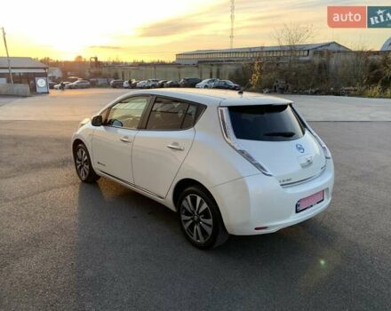 Білий Ніссан Ліф, об'ємом двигуна 0 л та пробігом 145 тис. км за 6950 $, фото 6 на Automoto.ua