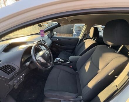 Белый Ниссан Лиф, объемом двигателя 0 л и пробегом 122 тыс. км за 6100 $, фото 17 на Automoto.ua