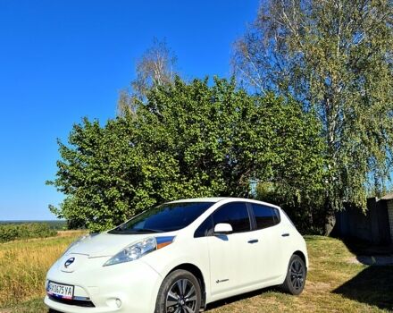 Белый Ниссан Лиф, объемом двигателя 0 л и пробегом 219 тыс. км за 7500 $, фото 2 на Automoto.ua