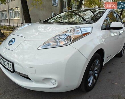 Белый Ниссан Лиф, объемом двигателя 0 л и пробегом 118 тыс. км за 7599 $, фото 16 на Automoto.ua