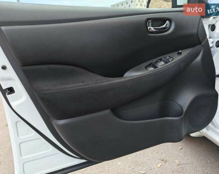 Белый Ниссан Лиф, объемом двигателя 0 л и пробегом 118 тыс. км за 7599 $, фото 44 на Automoto.ua