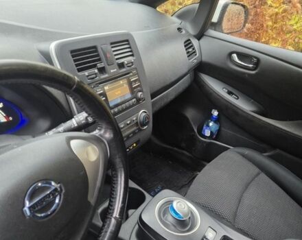 Білий Ніссан Ліф, об'ємом двигуна 0 л та пробігом 121 тис. км за 5950 $, фото 3 на Automoto.ua