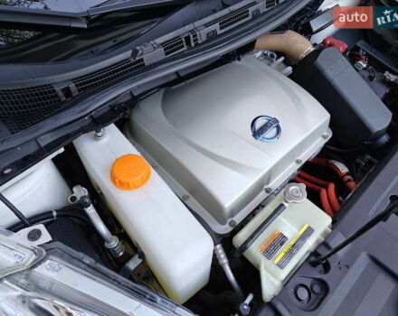 Белый Ниссан Лиф, объемом двигателя 0 л и пробегом 118 тыс. км за 7599 $, фото 64 на Automoto.ua