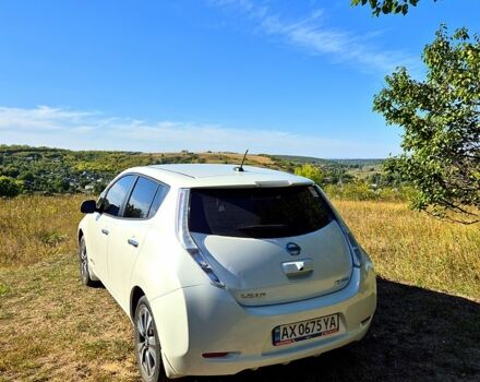 Белый Ниссан Лиф, объемом двигателя 0 л и пробегом 219 тыс. км за 7500 $, фото 6 на Automoto.ua