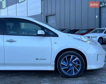 Белый Ниссан Лиф, объемом двигателя 0 л и пробегом 134 тыс. км за 6190 $, фото 9 на Automoto.ua