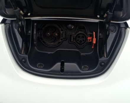 Білий Ніссан Ліф, об'ємом двигуна 0 л та пробігом 175 тис. км за 13300 $, фото 6 на Automoto.ua