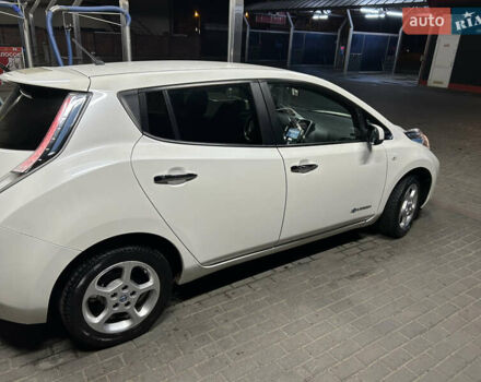 Білий Ніссан Ліф, об'ємом двигуна 0 л та пробігом 170 тис. км за 6600 $, фото 6 на Automoto.ua