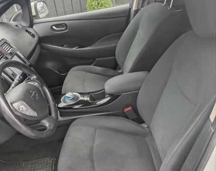 Білий Ніссан Ліф, об'ємом двигуна 0 л та пробігом 134 тис. км за 6500 $, фото 9 на Automoto.ua